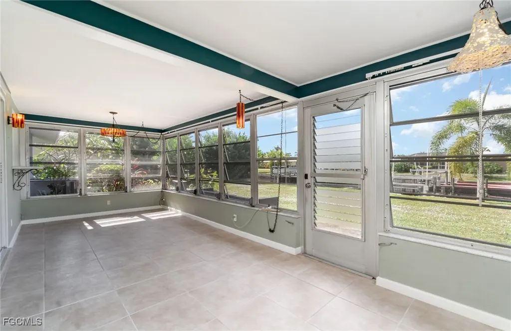 3106 SE 18th Place Cape Coral FL 33904