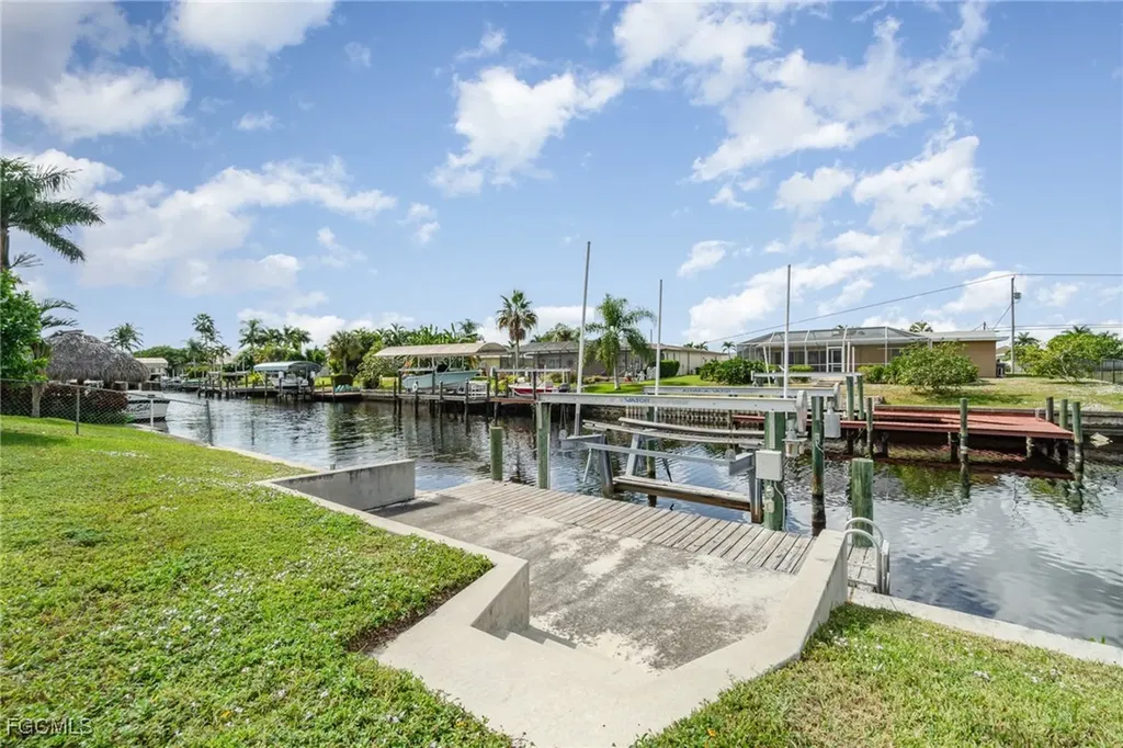 3106 SE 18th Place Cape Coral FL 33904