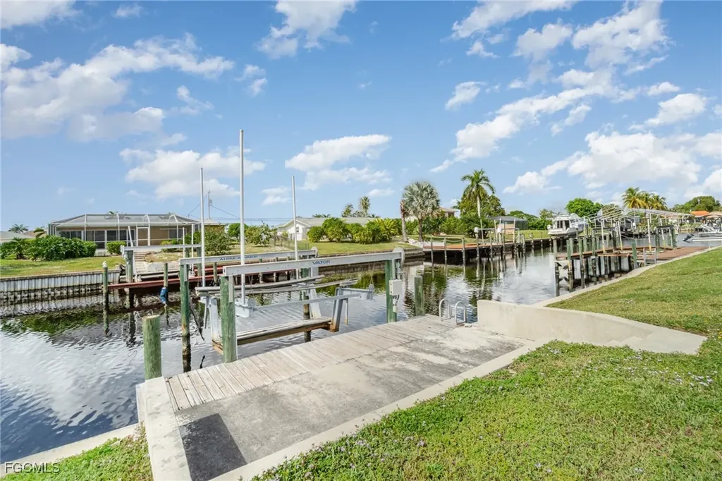 3106 SE 18th Place Cape Coral FL 33904