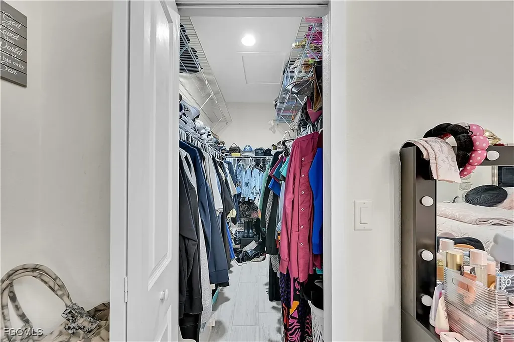 607 NW 16th Place Cape Coral FL 33993