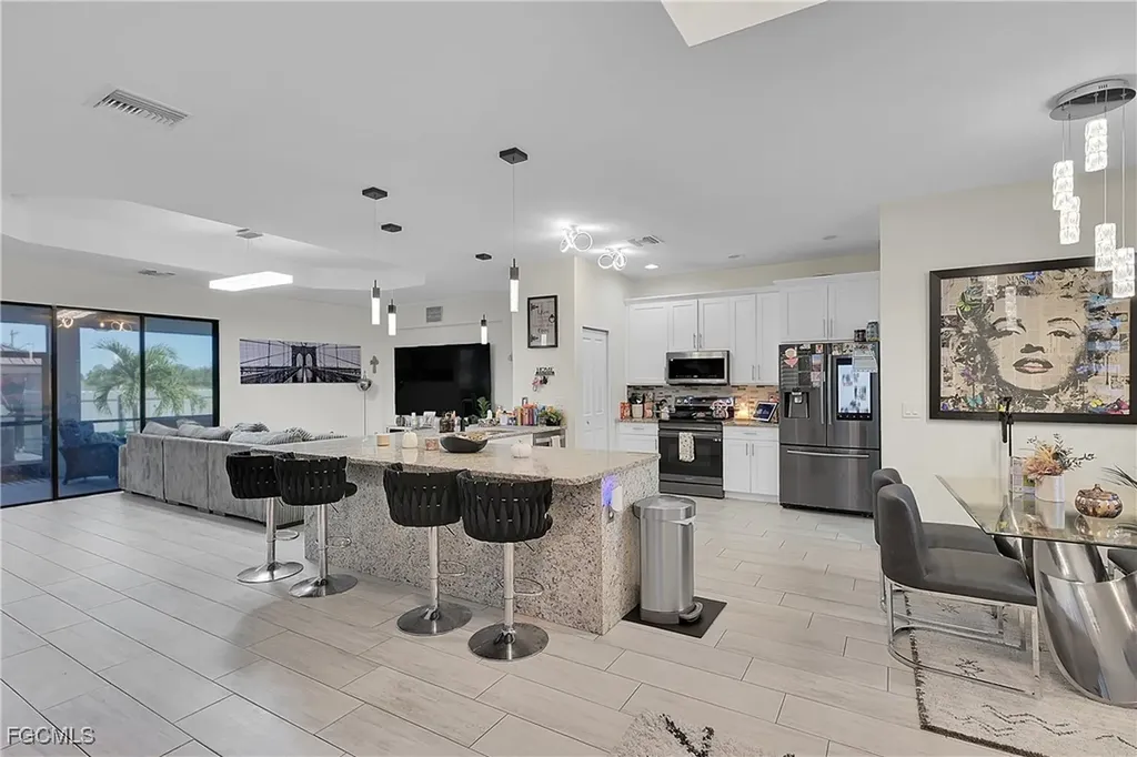 607 NW 16th Place Cape Coral FL 33993