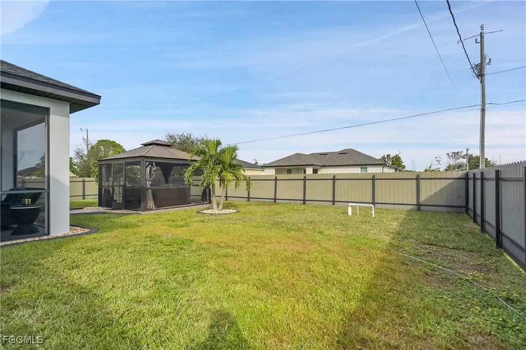 607 NW 16th Place Cape Coral FL 33993