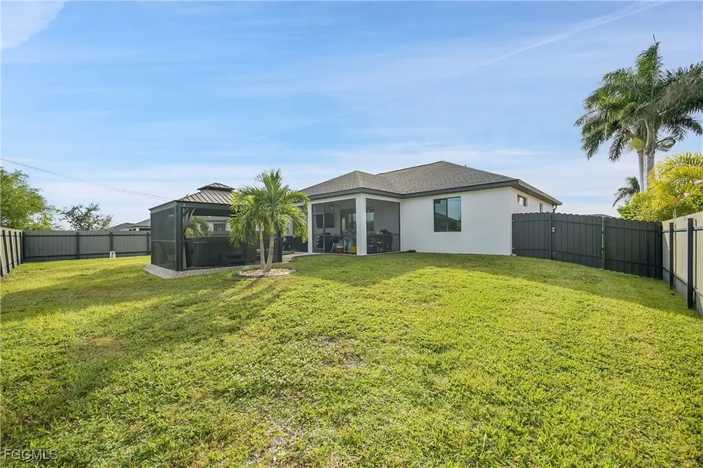 607 NW 16th Place Cape Coral FL 33993