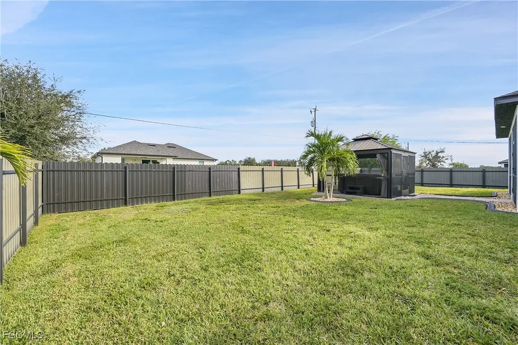 607 NW 16th Place Cape Coral FL 33993