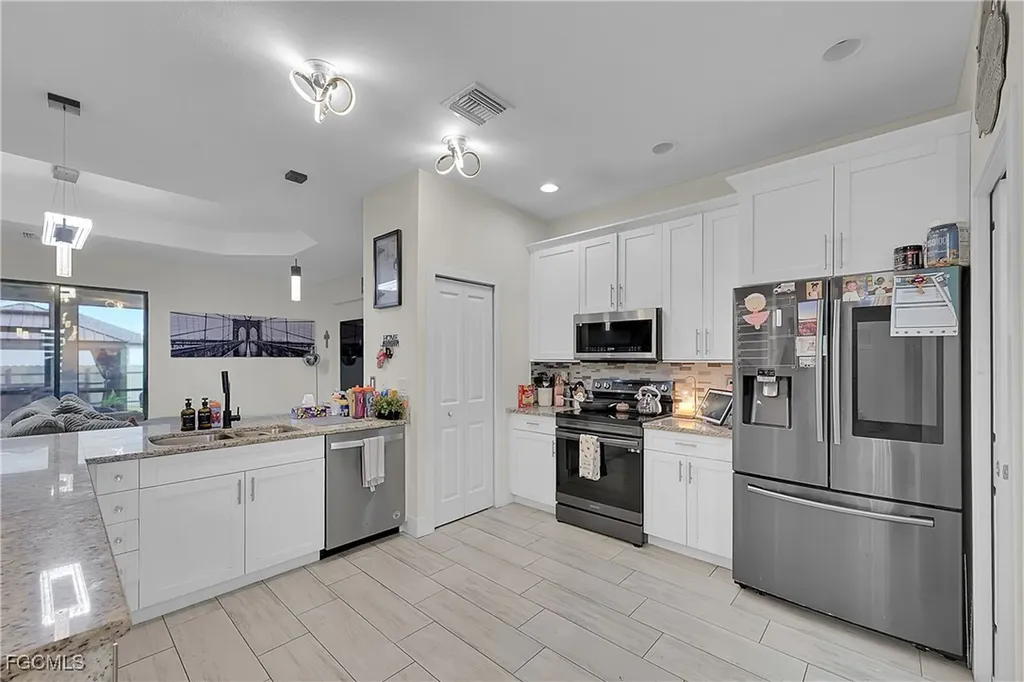 607 NW 16th Place Cape Coral FL 33993