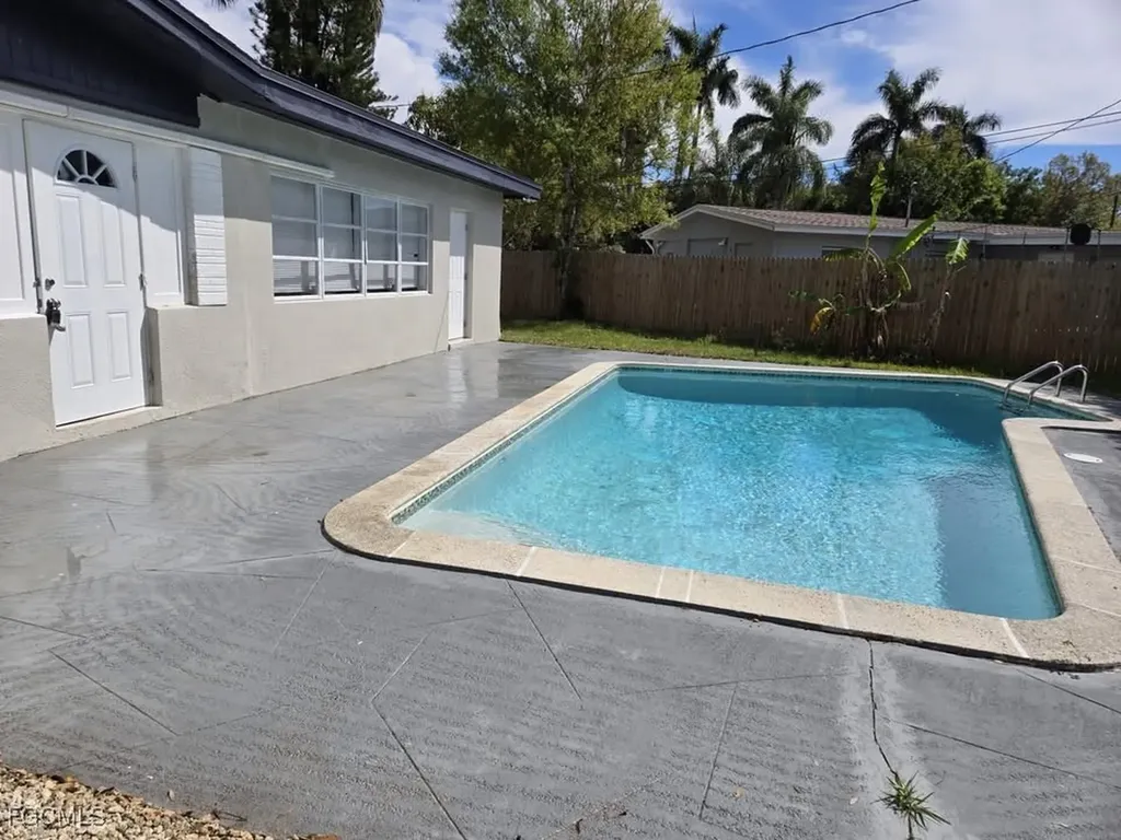 1675 Temple Terrace North Fort Myers FL 33917
