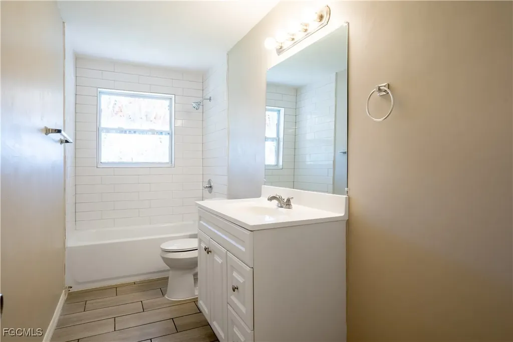 1259 Burtwood Drive Fort Myers FL 33901