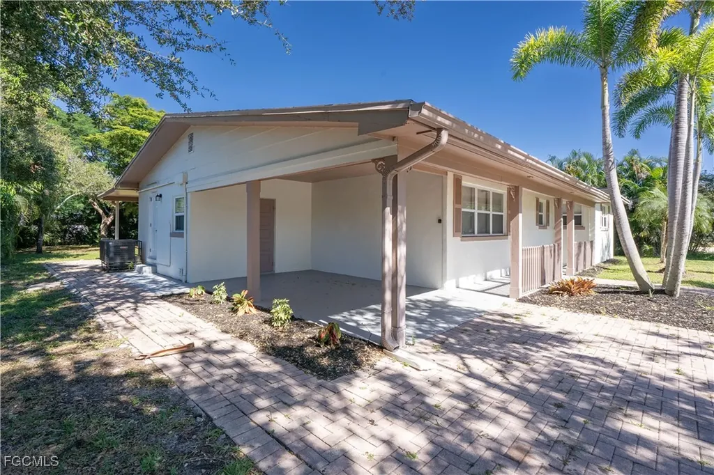 1259 Burtwood Drive Fort Myers FL 33901