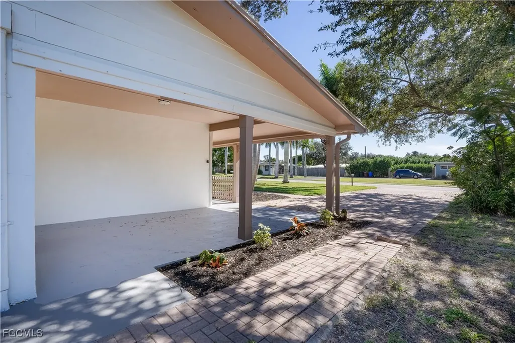 1259 Burtwood Drive Fort Myers FL 33901