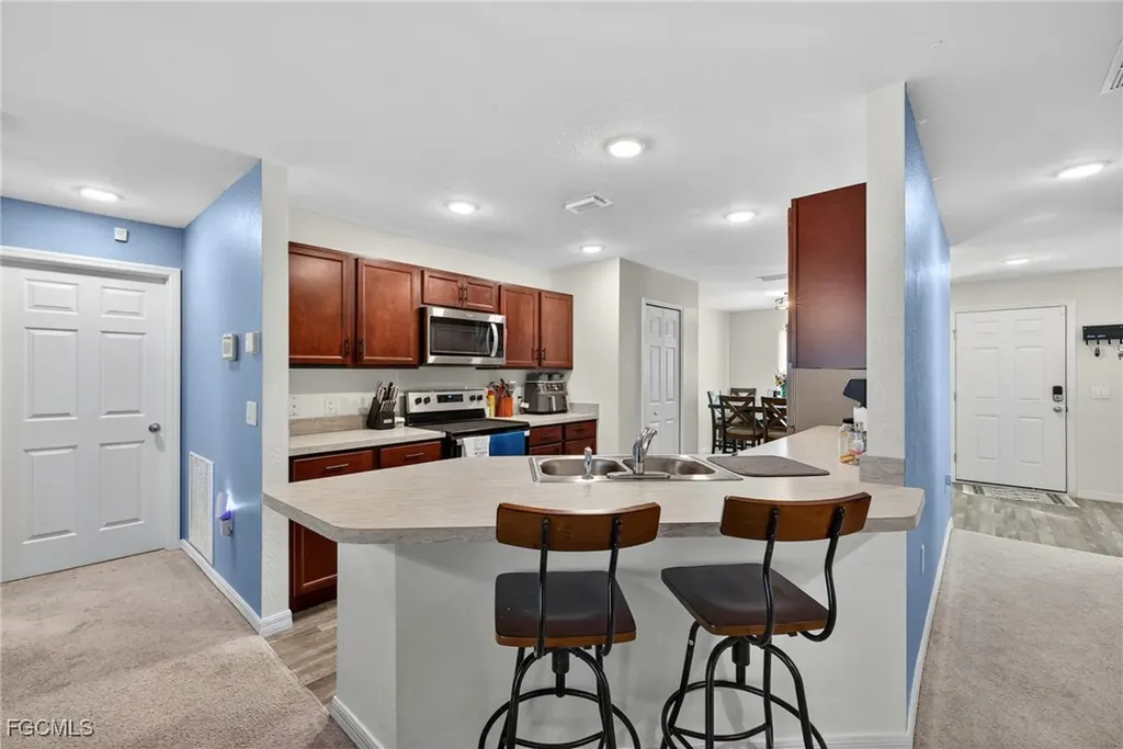 1511 NE 13th Terrace Cape Coral FL 33909
