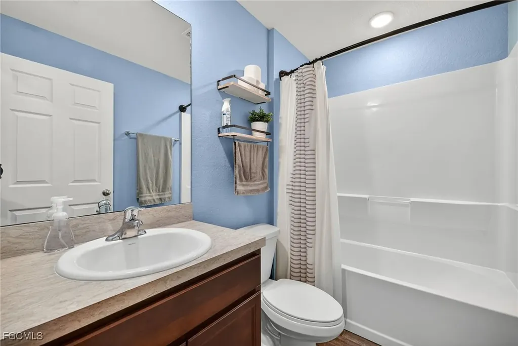 1511 NE 13th Terrace Cape Coral FL 33909