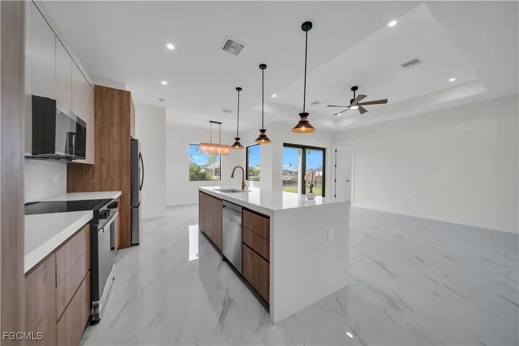 626 NE 8th Street Cape Coral FL 33909