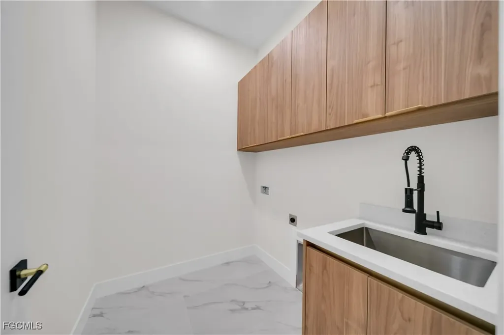 626 NE 8th Street Cape Coral FL 33909