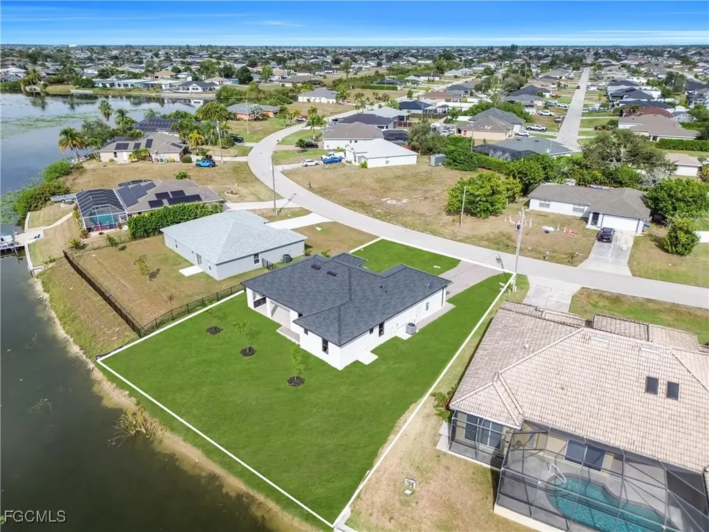 626 NE 8th Street Cape Coral FL 33909