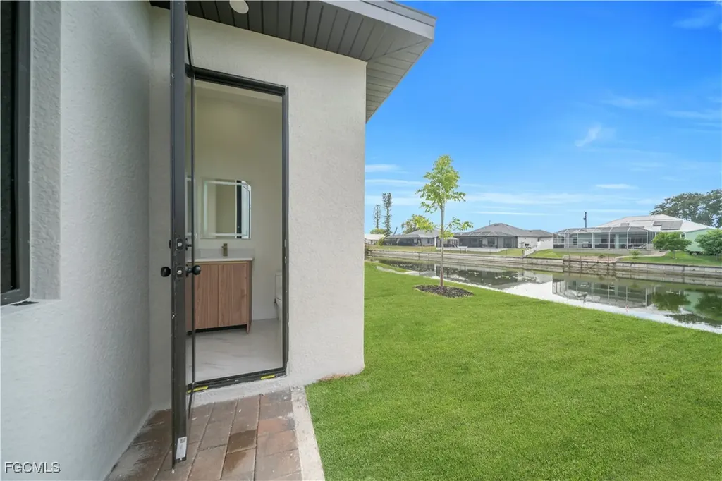 626 NE 8th Street Cape Coral FL 33909