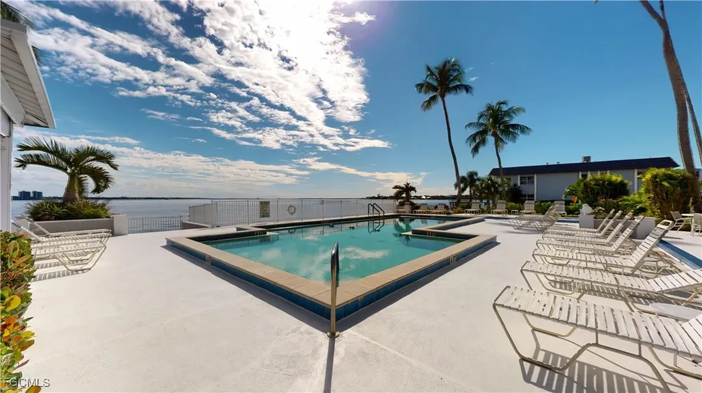 3350 N Key Drive North Fort Myers FL 33903