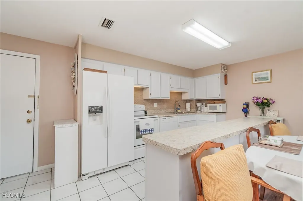 4802 Tudor Drive Cape Coral FL 33904