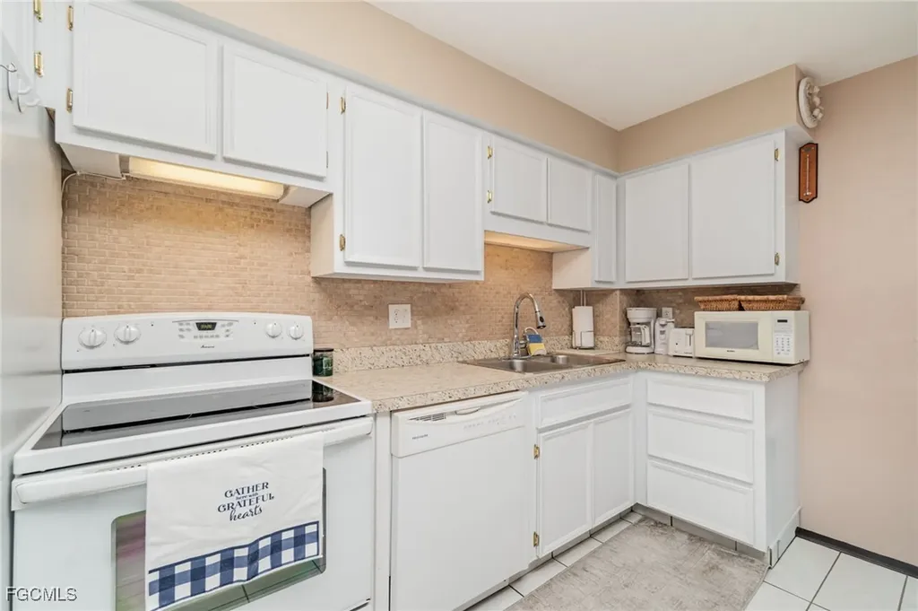 4802 Tudor Drive Cape Coral FL 33904