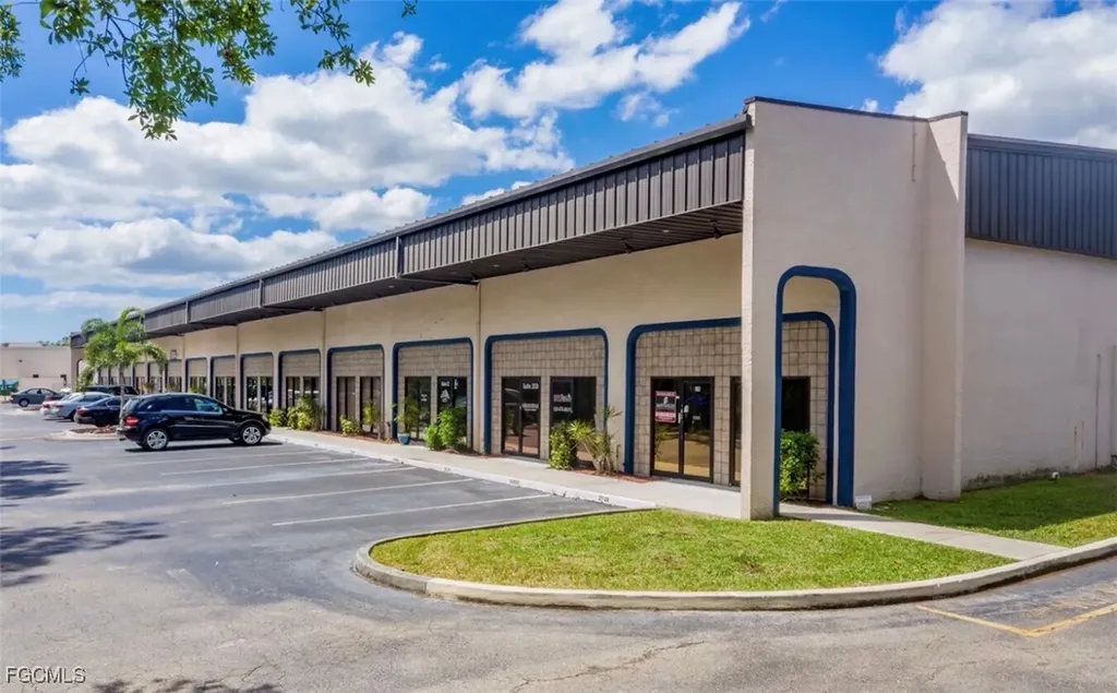 12165 Metro Parkway Fort Myers FL 33966