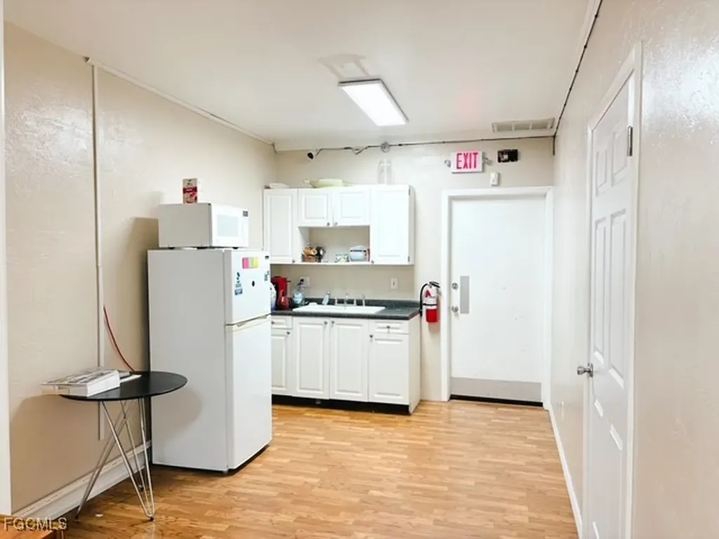 12165 Metro Parkway Fort Myers FL 33966