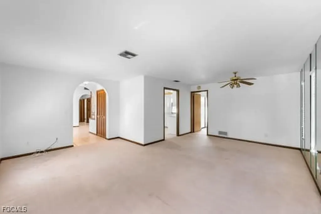 3004 SE 8th Avenue Cape Coral FL 33904