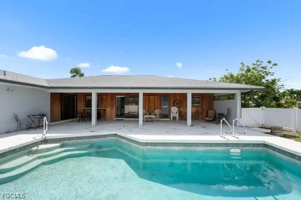 3004 SE 8th Avenue Cape Coral FL 33904