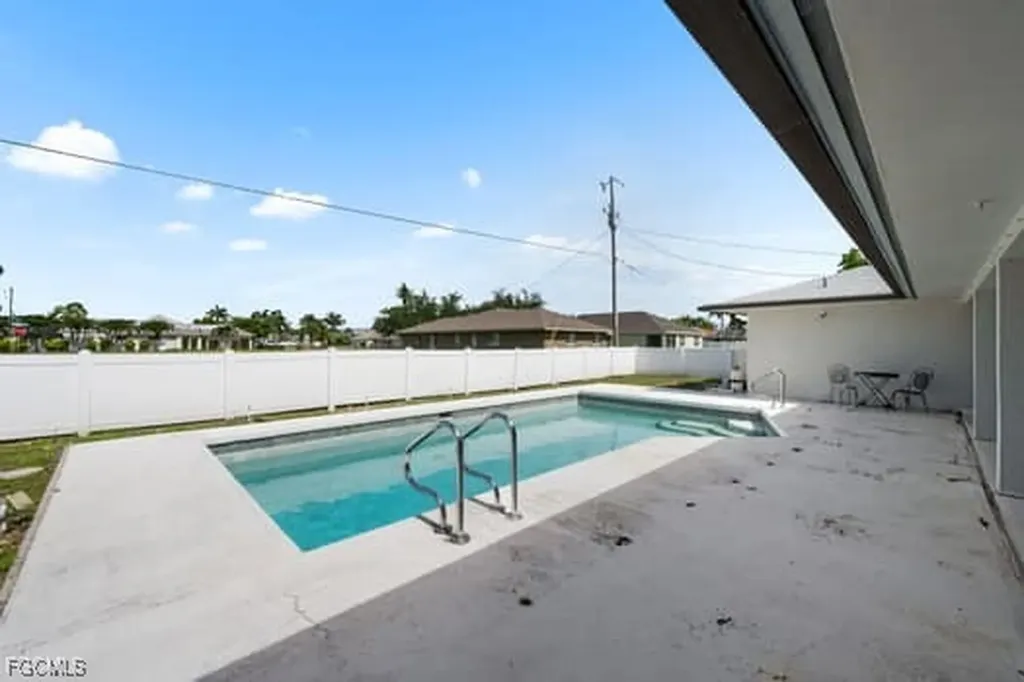 3004 SE 8th Avenue Cape Coral FL 33904