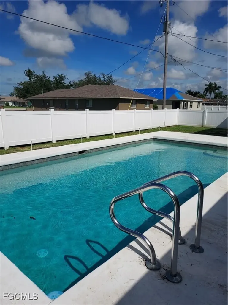 3004 SE 8th Avenue Cape Coral FL 33904