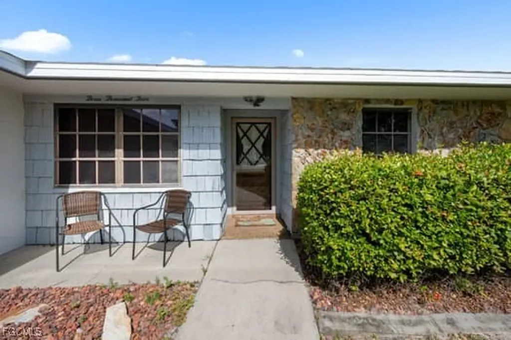 3004 SE 8th Avenue Cape Coral FL 33904