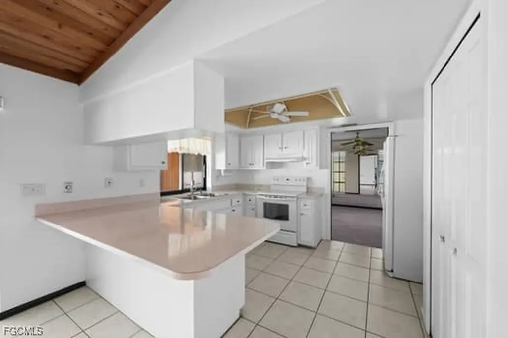 3004 SE 8th Avenue Cape Coral FL 33904