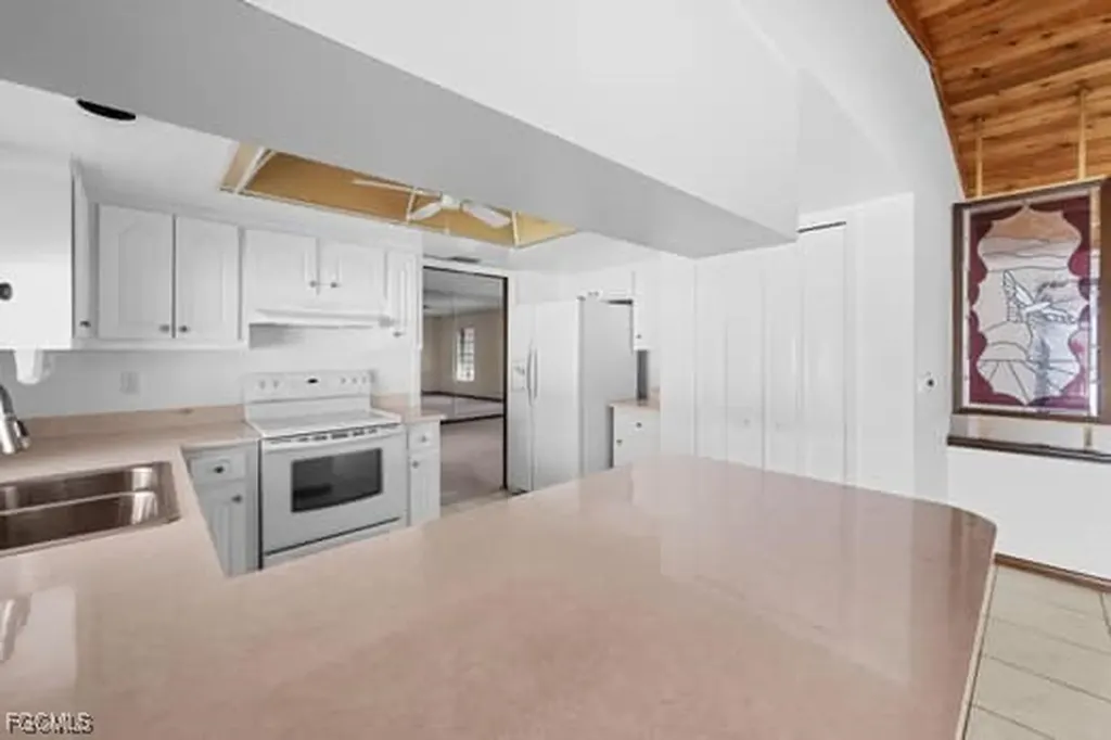 3004 SE 8th Avenue Cape Coral FL 33904