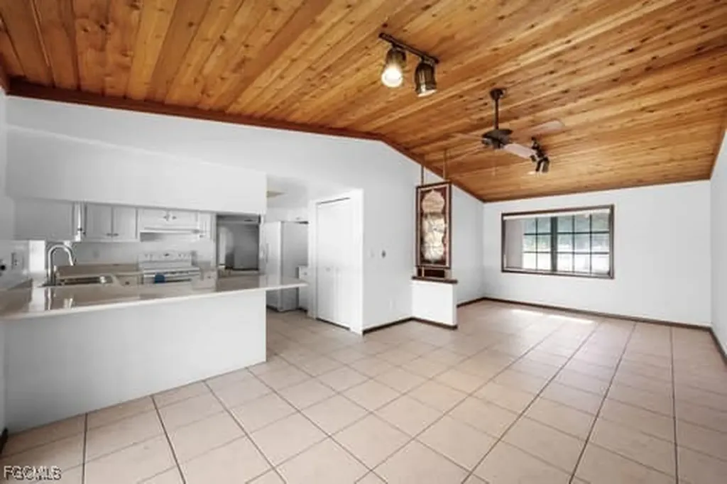 3004 SE 8th Avenue Cape Coral FL 33904