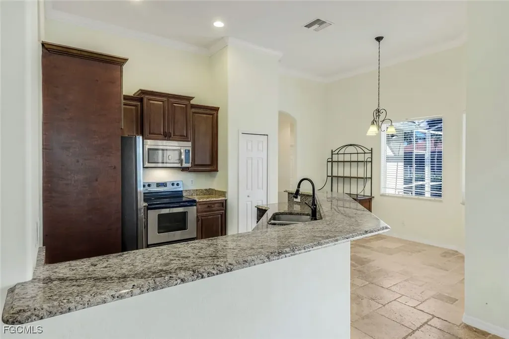 5321 SW 23rd Avenue Cape Coral FL 33914