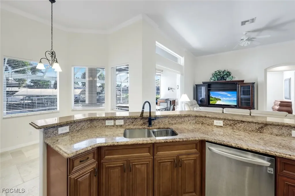 5321 SW 23rd Avenue Cape Coral FL 33914
