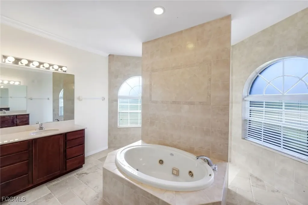 5321 SW 23rd Avenue Cape Coral FL 33914