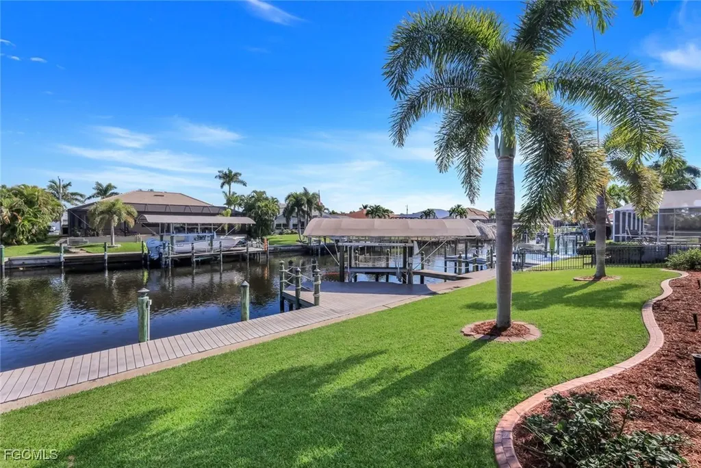 5321 SW 23rd Avenue Cape Coral FL 33914