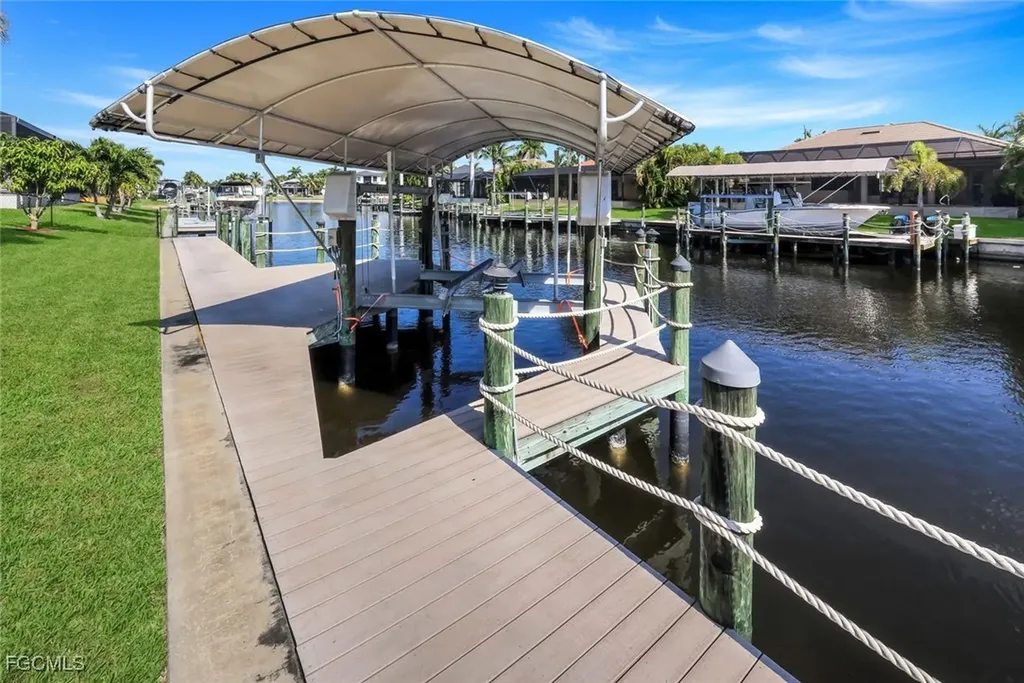 5321 SW 23rd Avenue Cape Coral FL 33914