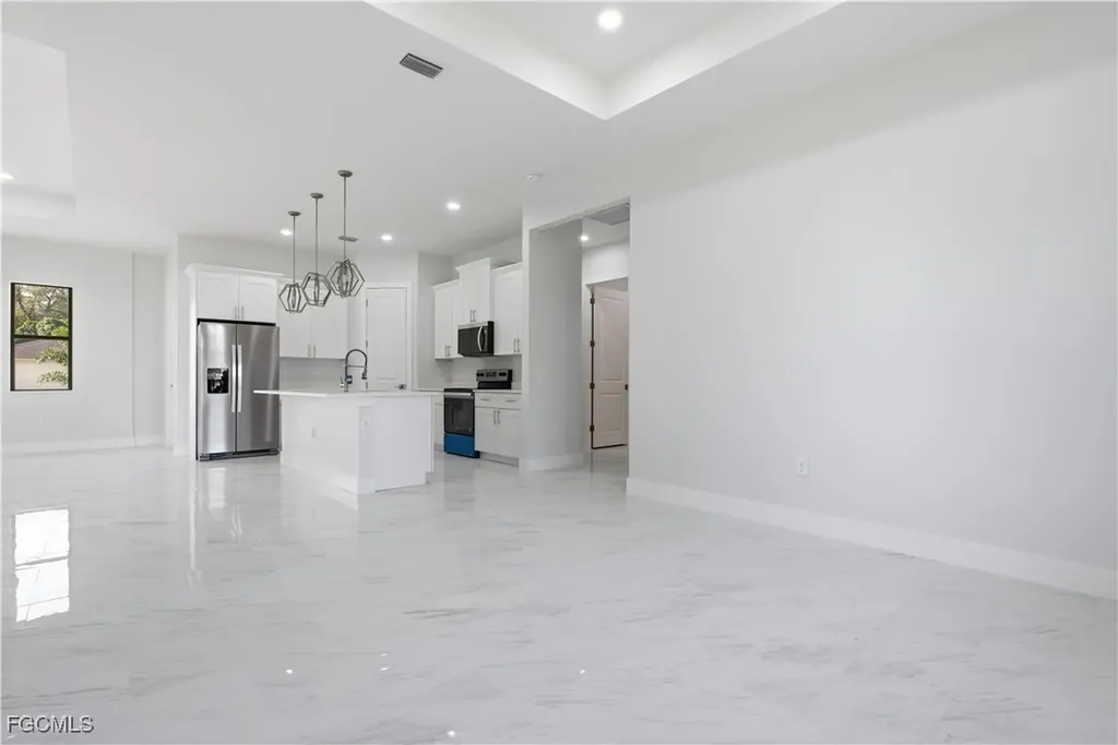 100 Zobora Circle Fort Myers FL 33913