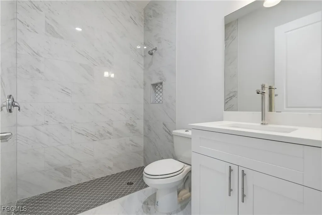 100 Zobora Circle Fort Myers FL 33913