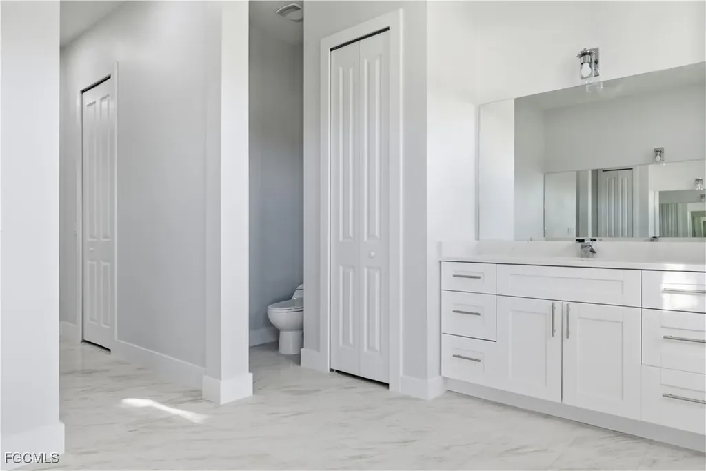 100 Zobora Circle Fort Myers FL 33913