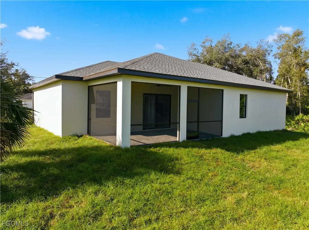 100 Zobora Circle Fort Myers FL 33913