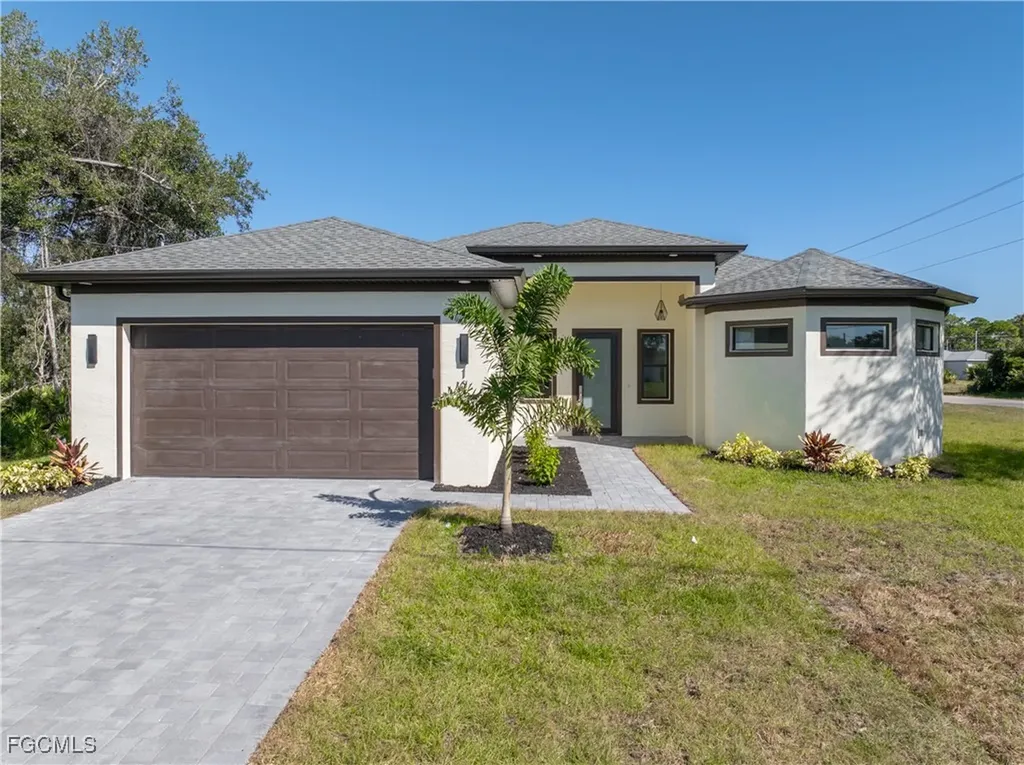 100 Zobora Circle Fort Myers FL 33913