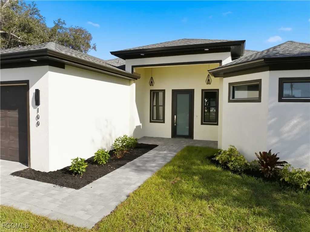 100 Zobora Circle Fort Myers FL 33913