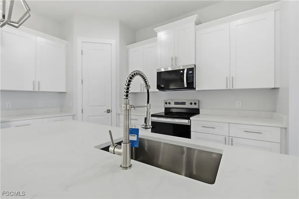 100 Zobora Circle Fort Myers FL 33913