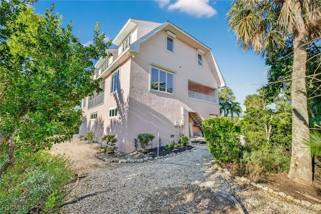 1987 My Tern Court Sanibel FL 33957