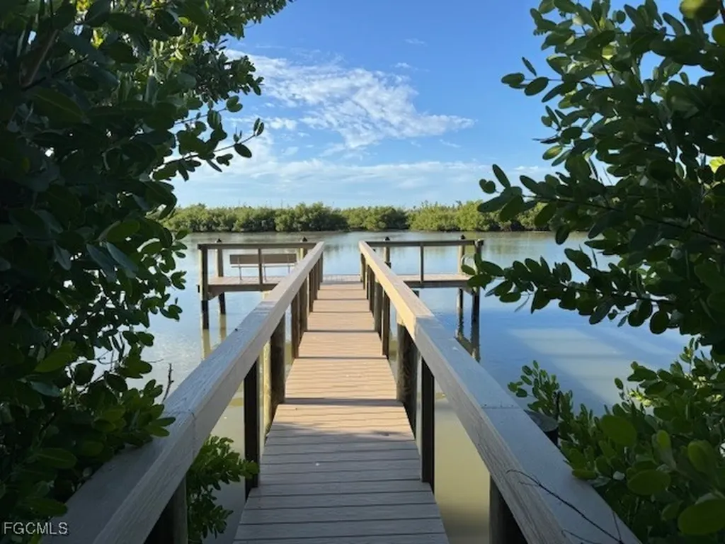 1987 My Tern Court Sanibel FL 33957