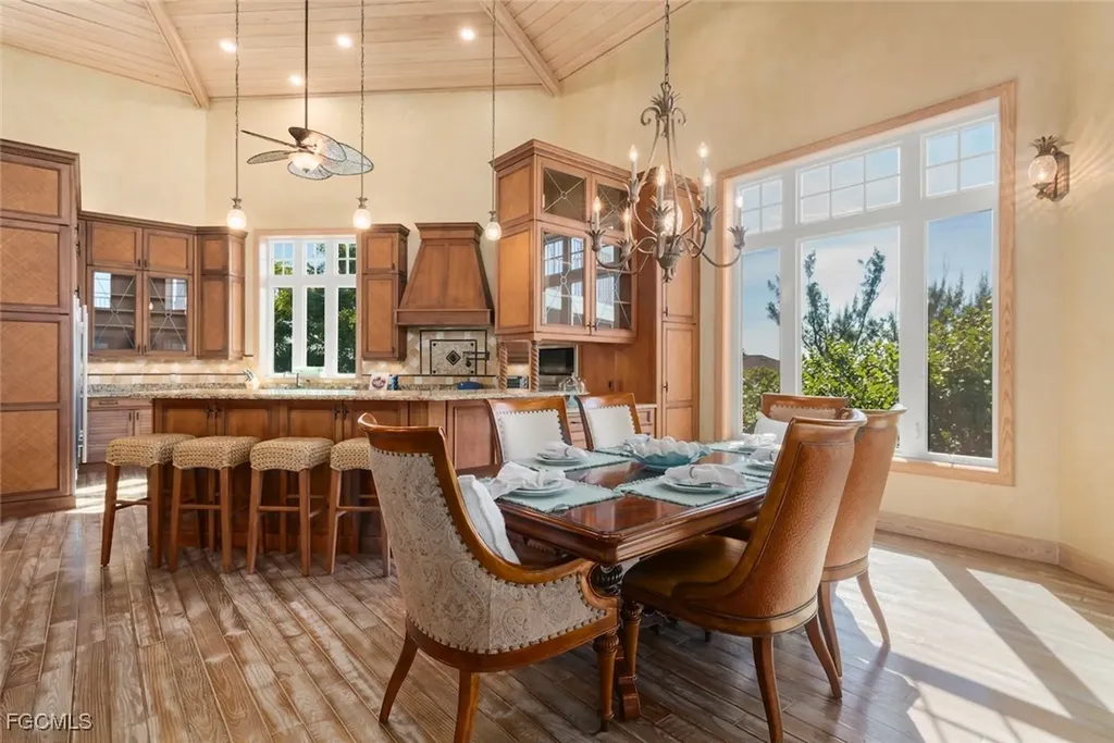 2451 Blind Pass Court Sanibel FL 33957