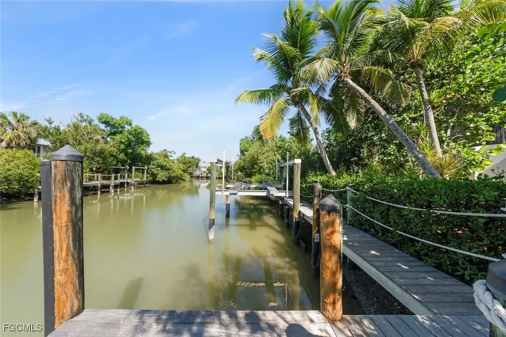 2451 Blind Pass Court Sanibel FL 33957
