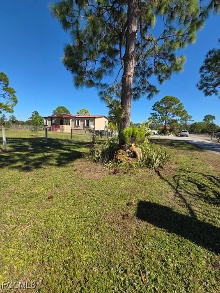 1860 Poinsettia Avenue Lehigh Acres FL 33972