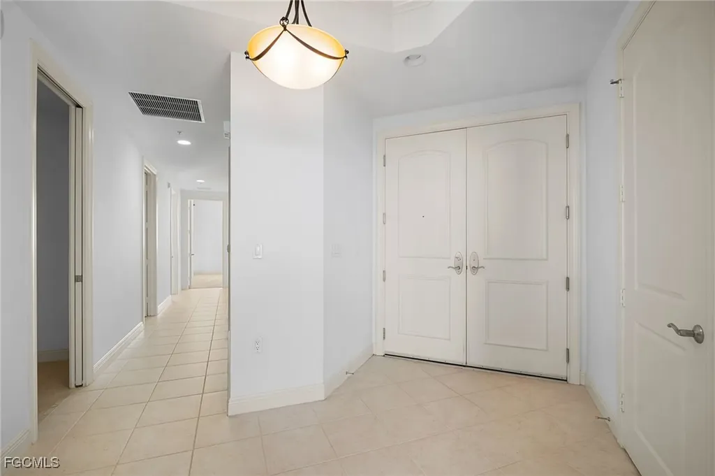 2090 W First Street Fort Myers FL 33901